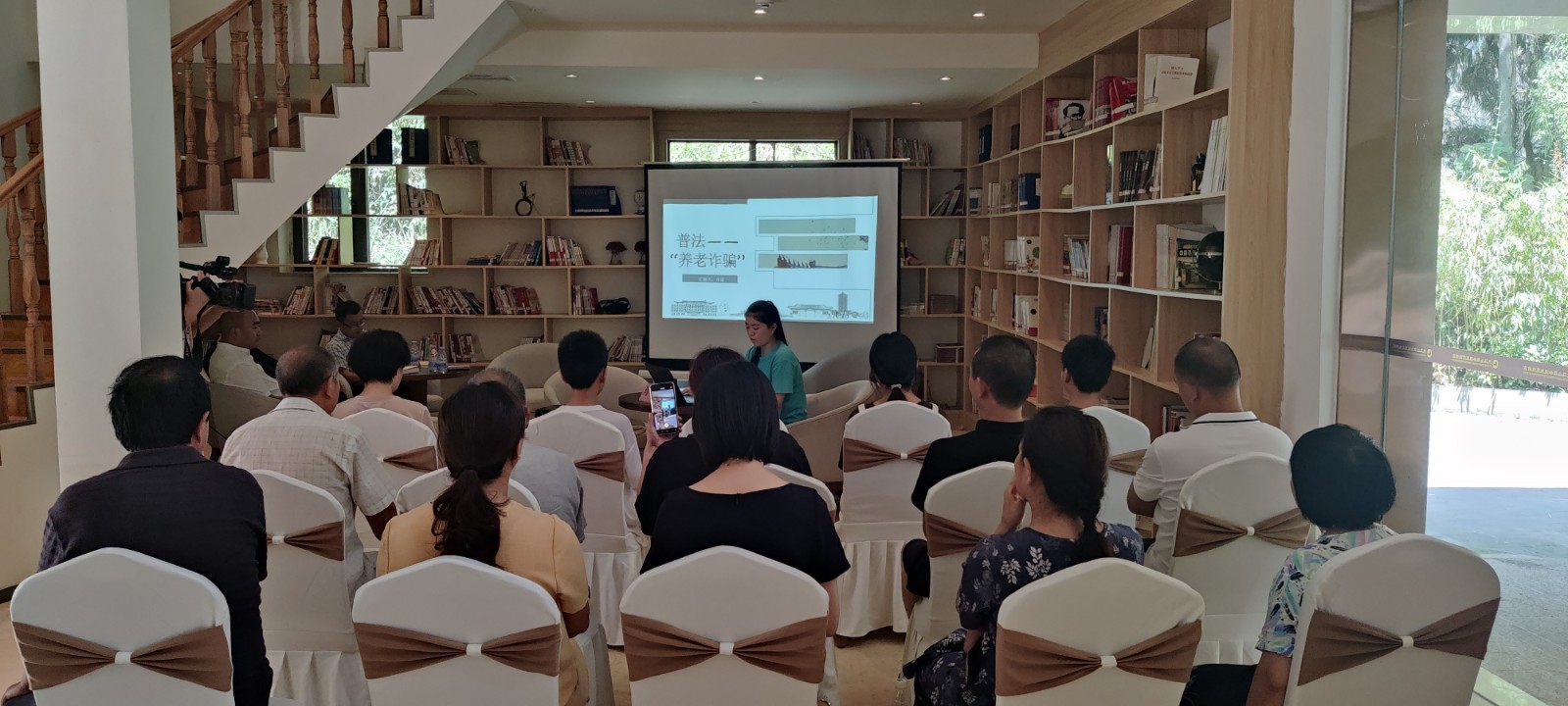 1661856907667810.jpg 1956995762.jpg